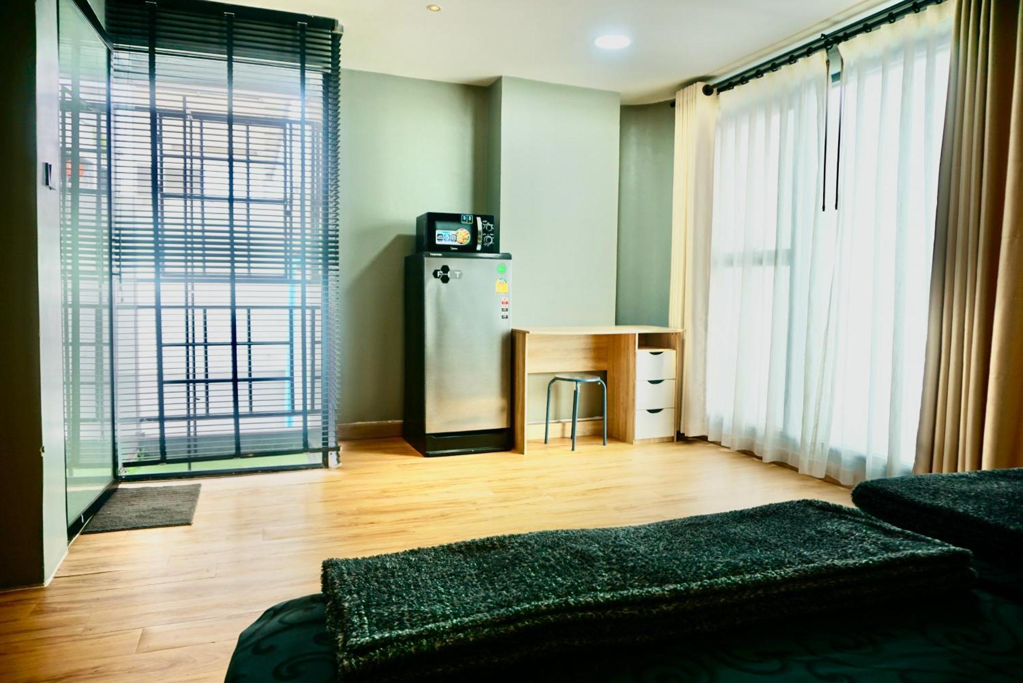 Hash Apartment With Unique Chill Design At Silom Soi 3 بانكوك المظهر الخارجي الصورة