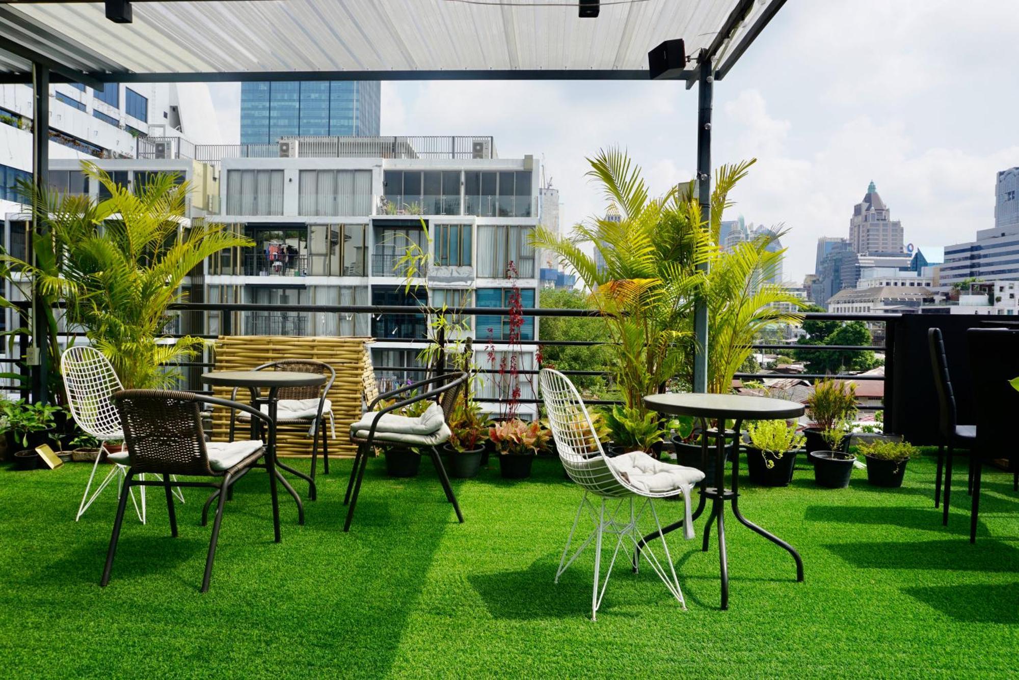 Hash Apartment With Unique Chill Design At Silom Soi 3 بانكوك المظهر الخارجي الصورة